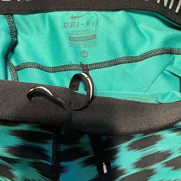 Nike Dryfit Running Capri Leggings - Run Fast Live Fearless XS - Picture 6 of 6